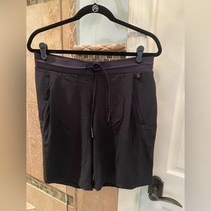 Athleta Venture Bermuda Short. Size 10.  Flowy material